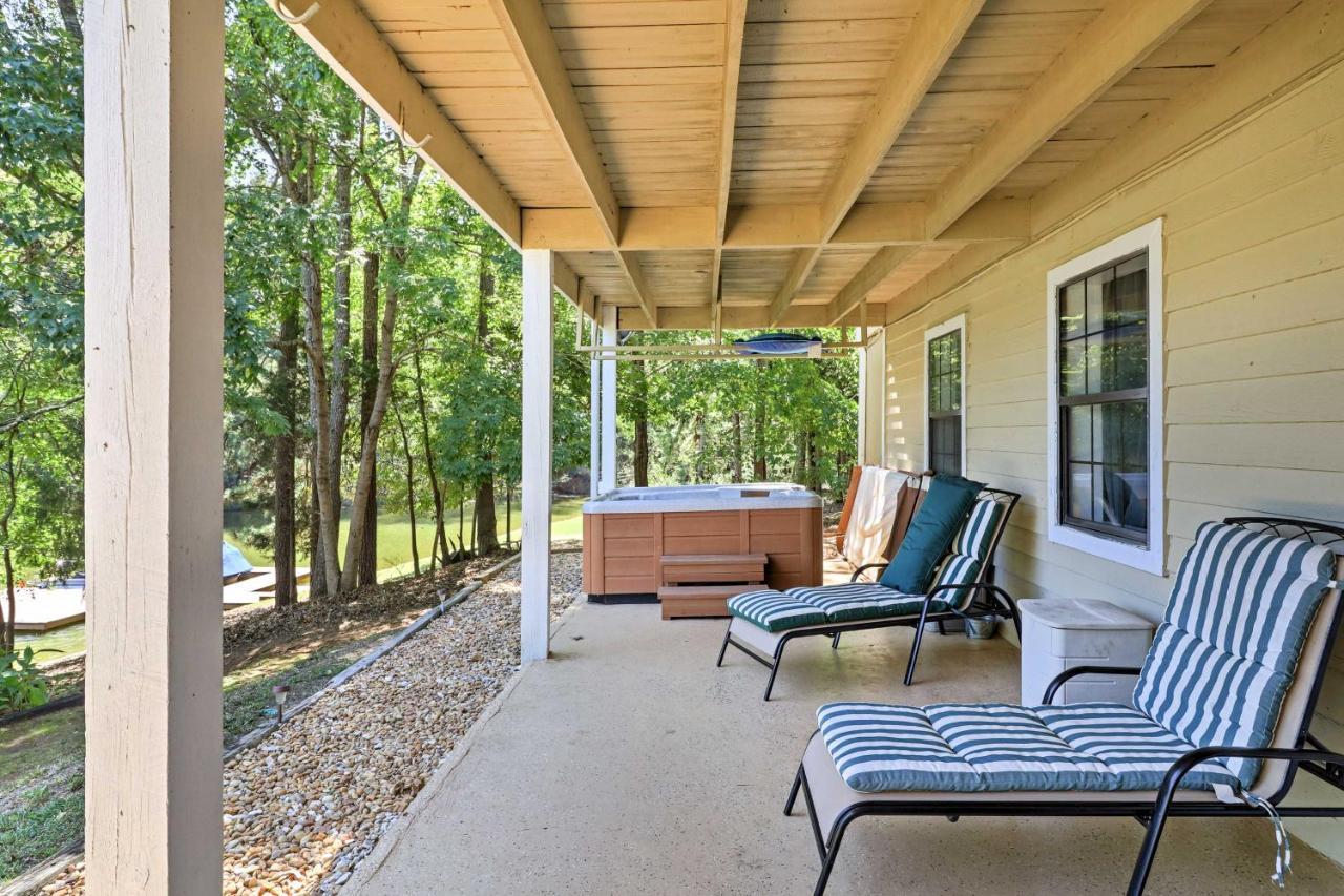 Lakefront Cottage With Private Hot Tub! Buckhead Eksteriør bilde