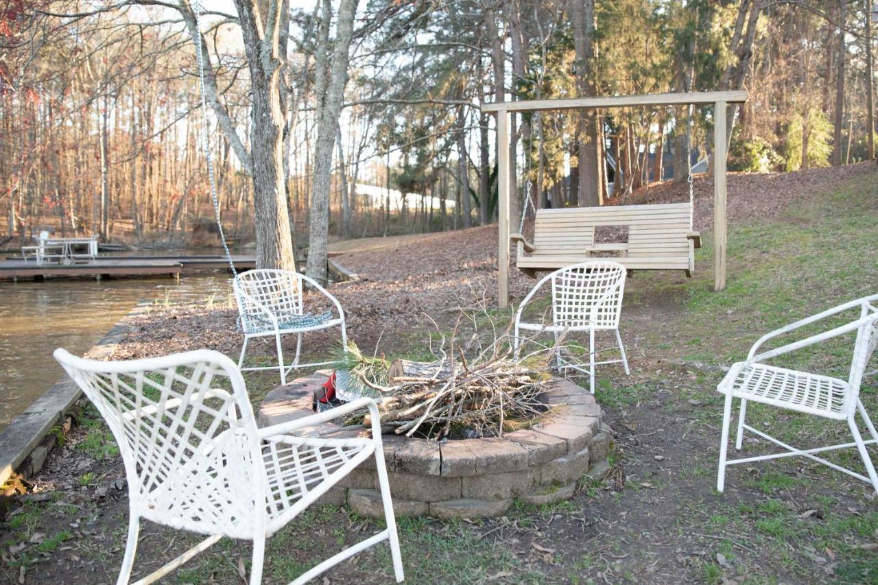 Lakefront Cottage With Private Hot Tub! Buckhead Eksteriør bilde